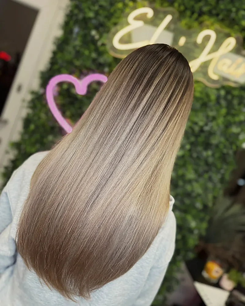 Rovné vlasy s balayage